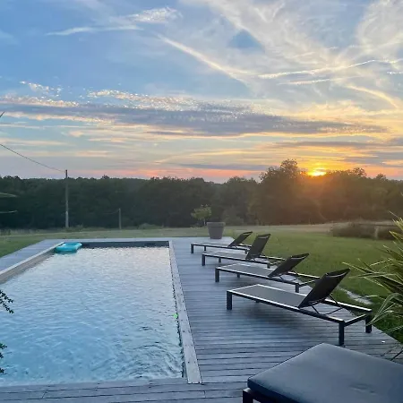 Chai Elisabeth Avec Piscine Prázdninový dům Targon