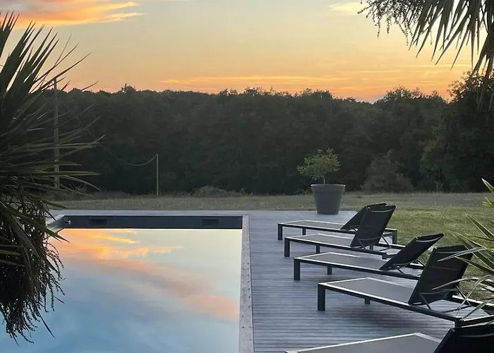 Дом отдыха Chai Elisabeth Avec Piscine Targon