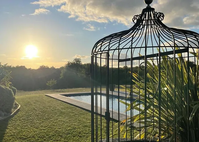 Дом отдыха Chai Elisabeth Avec Piscine